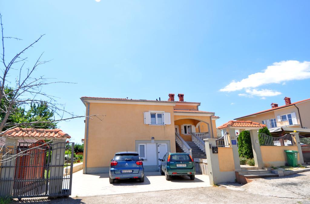 Suitable Summer * Pula
